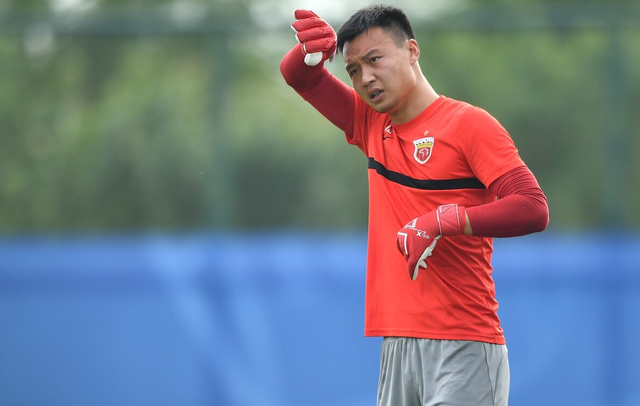 三大王牌在上港迎来新赛季首秀,一人表现不俗,曾是国字号核心