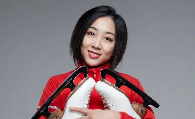 晒与韩聪合影cp感十足又被问是不是情侣隋文静四字回应