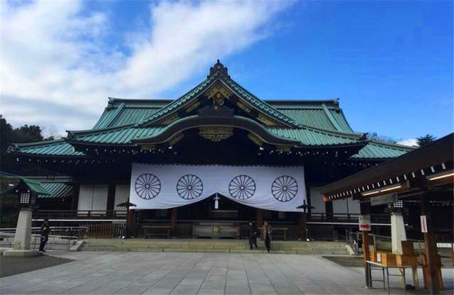 日本的靖国神社供奉了3名中国人 一人是蒋介石 另外两人是谁 腾讯新闻