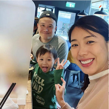 知名女演员官宣二胎得子,曾带球嫁入豪门,产后被老公催生三胎