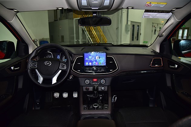 模块化组合功能多变 实拍中兴领主多功能保障车