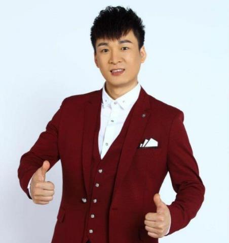 杨帆:为省路费7年没回家,凭星光大道走红后被曝捞金后沉迷夜店_腾讯