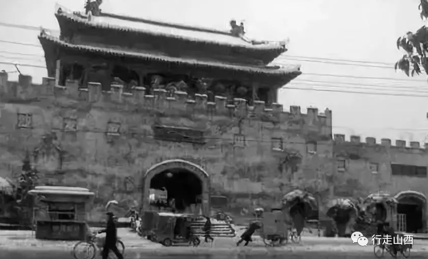 六安  魁星阁2006年"六安王陵"中出土了二千多年前西汉时期的青铜器