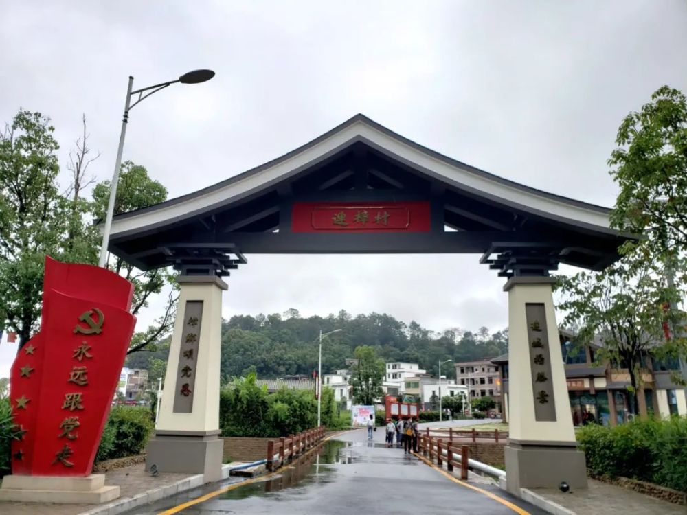 今年恰逢建党百年,多地将2021年确定为"红色旅游年",红色旅游迎来了多