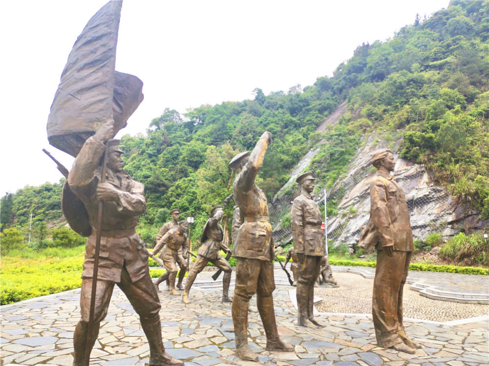 红色吉安走近井冈山黄坳排头兵广场感受排头兵的故事