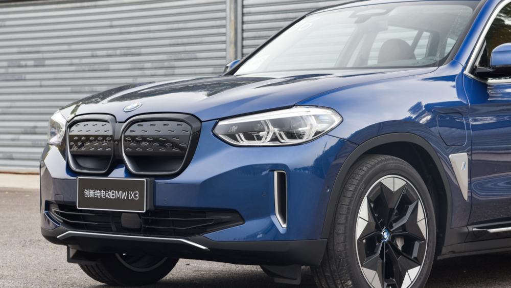 换个地方继续"干仗",宝马ix3和奔驰eqc,谁才是最后的胜者?