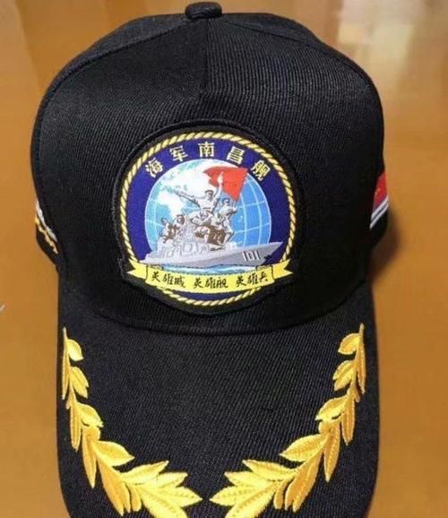 101南昌号舰徽:突出南昌起义,打响了第一枪,传承英雄主义