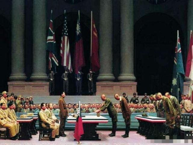 日本投降时何应钦弯腰了?大家别被一张照片给骗了_腾讯新闻