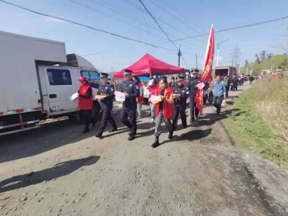 河北省丰宁县,专攻冒充黑社会; 江西余干县,专攻重金求子; 湖南双峰县