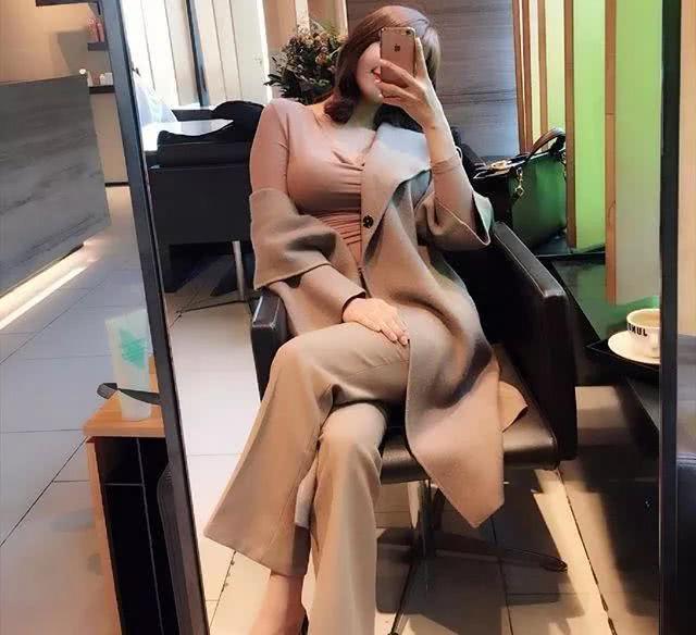 80后辣妈自拍照火了曲线型身材太抢眼或许这项运动成就她