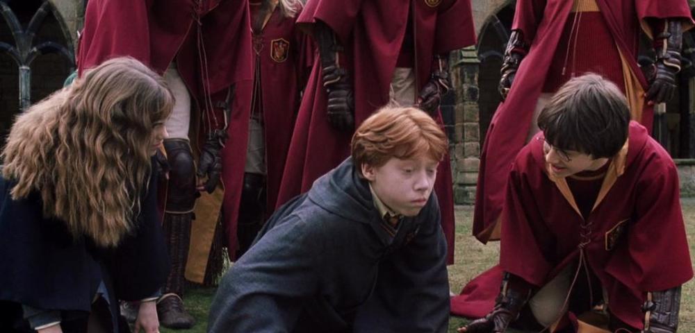 1,罗恩吐鼻涕虫今天,咱们不如也来盘点一下《哈利·波特》中那些社死