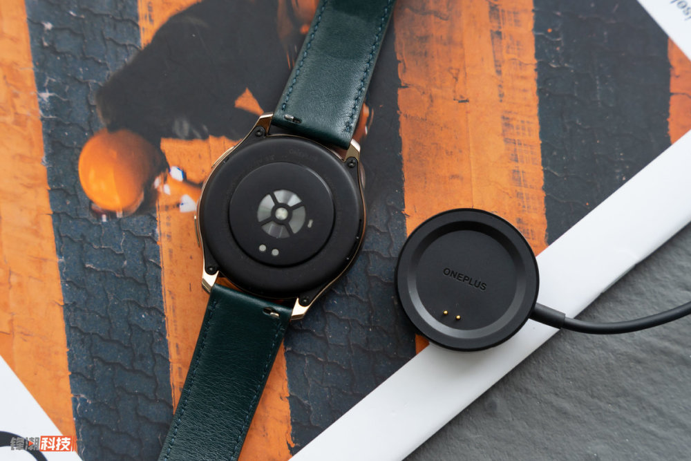 智能与质感融于一体onepluswatch钴合金限定版图赏