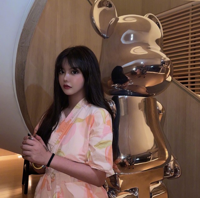 韩安冉脸上又动五处整容后样子太完美本人很骄傲网友直言一点也不自然