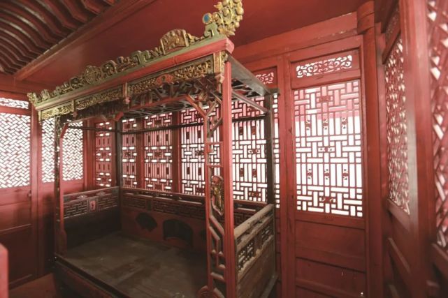 绣阁生香万工床:长得最像房子的床|地物