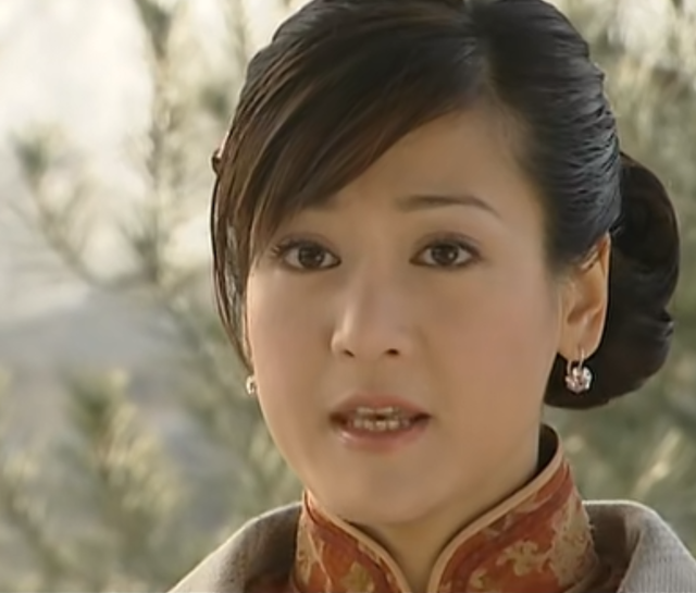 可偏偏姚莫愁就是慢慢改变了孔立夫,像个水母一样