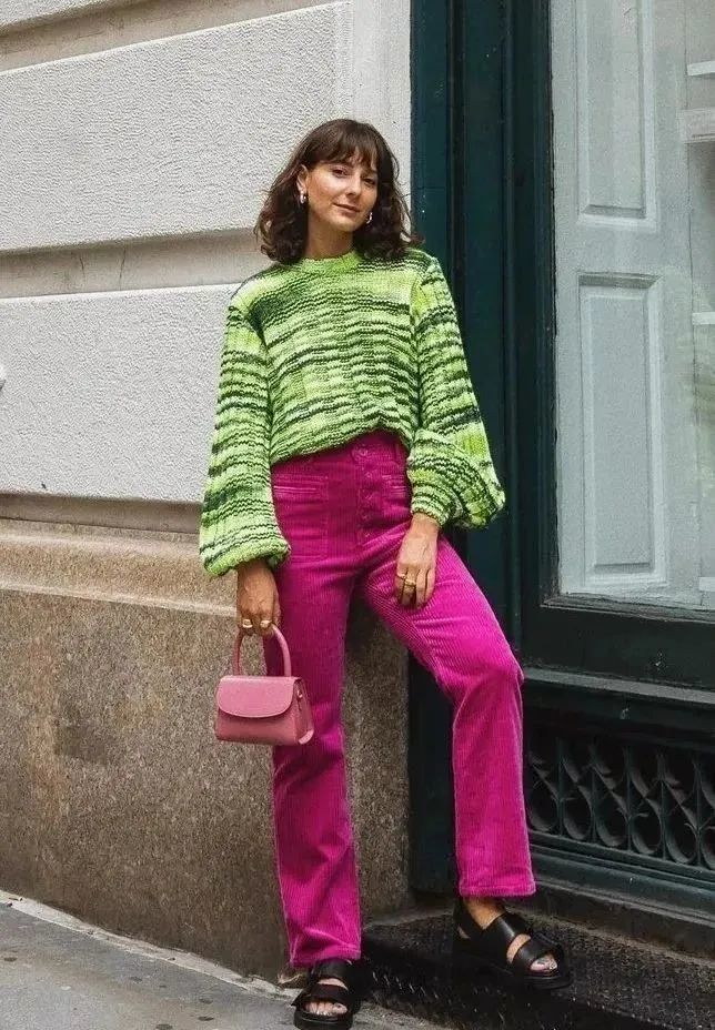 粉绿搭配碰撞出独特的烟火