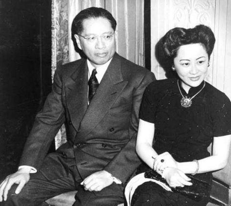 盛爱颐送初恋一把金叶子痴等7年被辜负她潇洒另嫁不再纠缠
