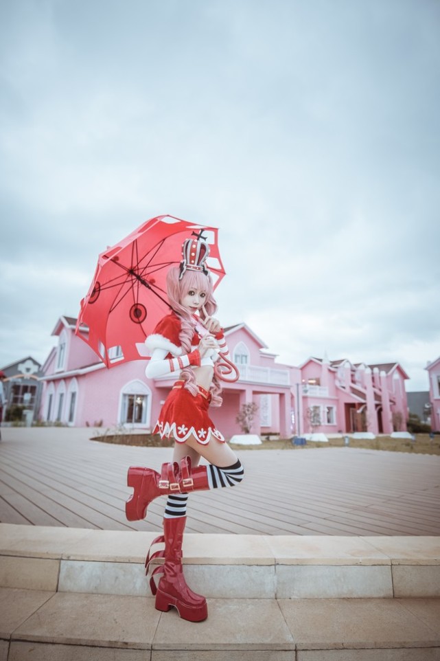 佩罗娜cos:日和那个姑娘真的有那么可爱吗