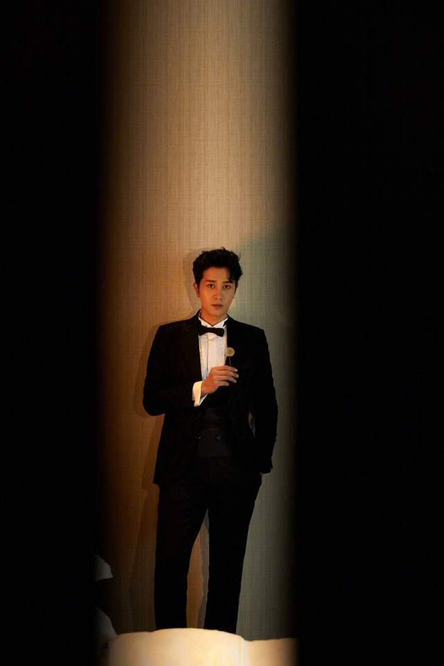 豪门四少再出画报级生图彭冠英大胆挑战蕾丝其他三位帅而不俗