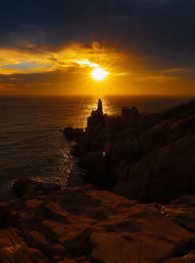 在威海遇见最美的朝霞落日