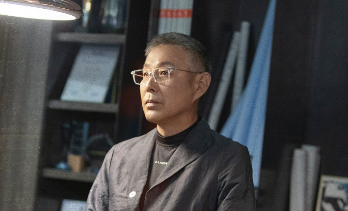还有一位主演则是在热播剧《啊摇篮》中饰演丑子冈的海清.