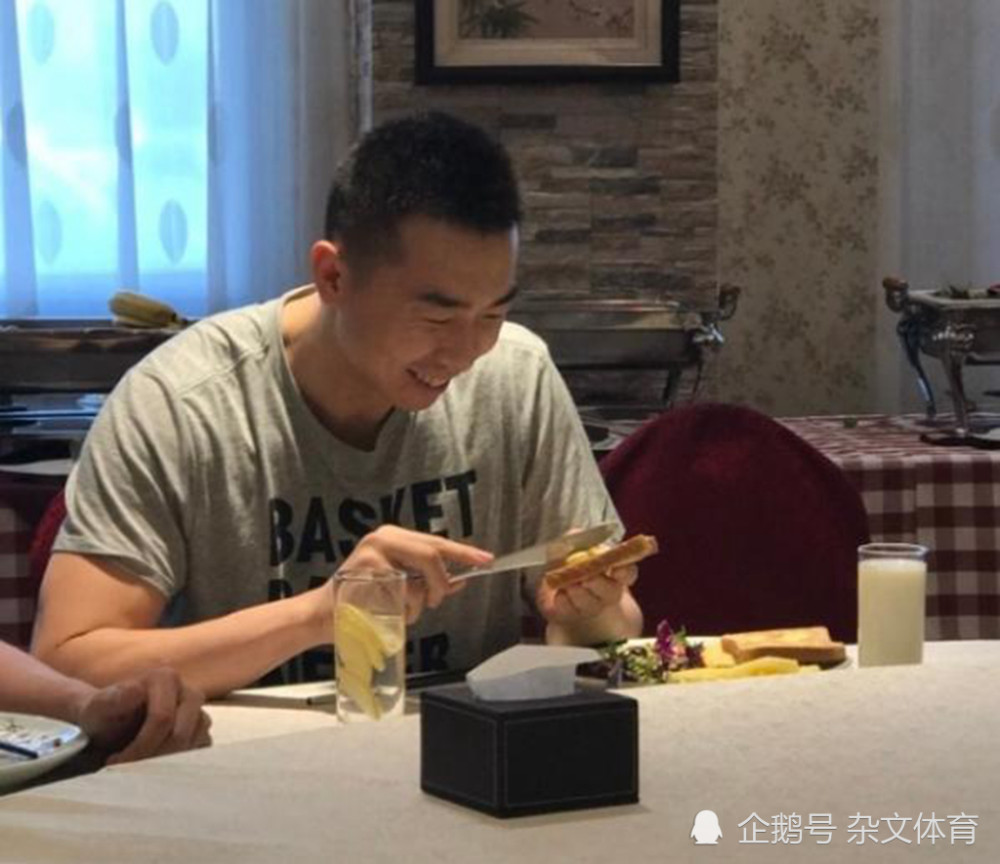 北京首钢男篮 31岁成为CBA恶汉！效力球队13年获得续约合同，仍被首钢信任