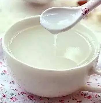 轻度: 对于轻度的病羊,可给它饮用15~30克碳酸氢钠与30~60毫升姜酊