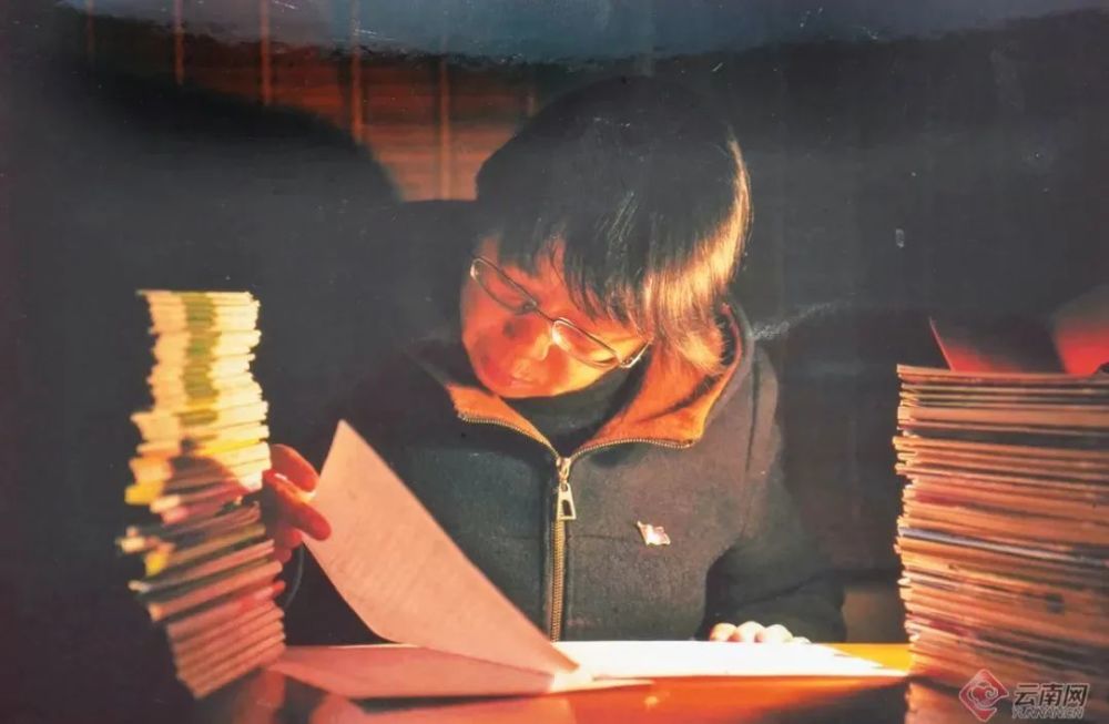 "张桂梅妈妈",你是寒夜里那一盏不灭的明灯,照亮孩子们前行的道路.