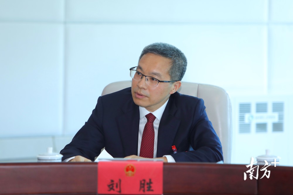 深圳市人大代表,光明区委书记刘胜.