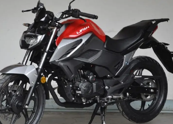 力帆新款150水冷运动街车曝光
