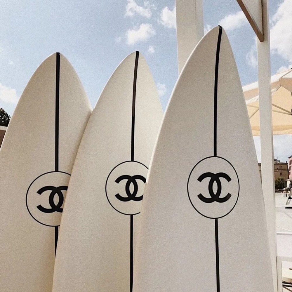 连情敌都会偷的朋友圈背景图