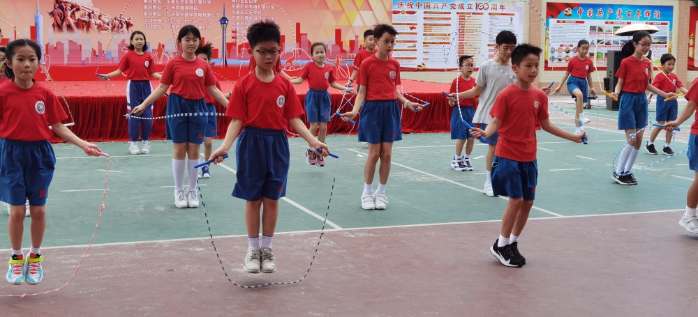 活动的有花东镇七星小学,花东学校,狮岭镇冠华小学,花山镇邝维煜小学