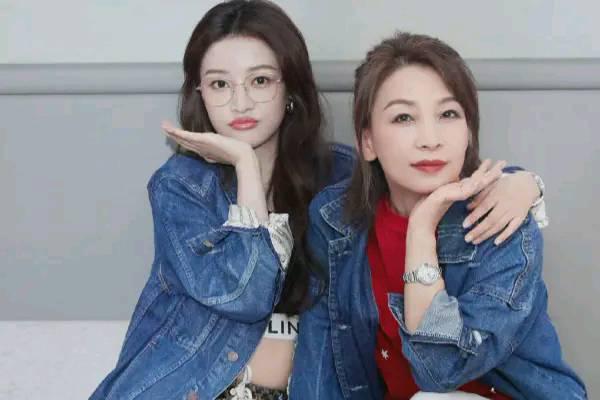 孙怡妈妈参加节目后反差极大50多岁的她看起来像30多岁