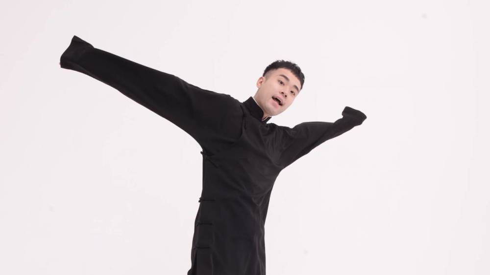 董九涵得到郭德纲老师破格提拔,从霄字变成九字,从师弟变成师哥