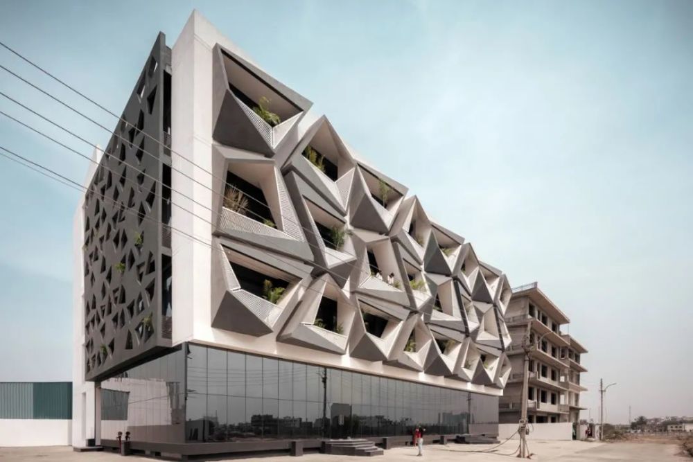 多层办公建筑设计:印度"无尽体块"大楼/案例_腾讯新闻