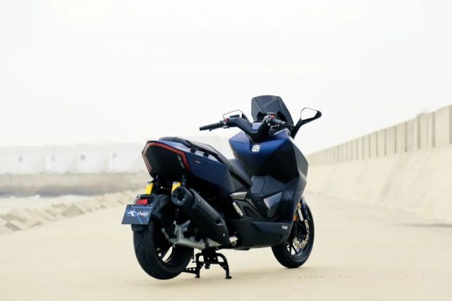 23980元台荣发布单缸水冷踏板探路者tr400