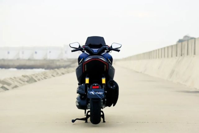 23980元台荣发布单缸水冷踏板探路者tr400