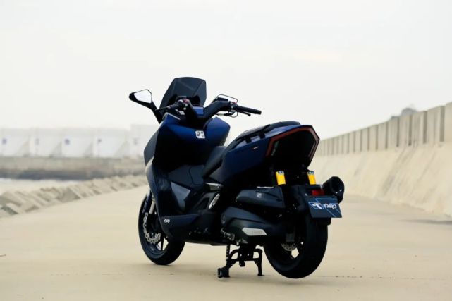 23980元台荣发布单缸水冷踏板探路者tr400