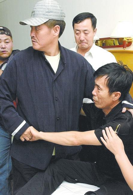 国家一级演员何树成父亲12年的情人去世亲妈让他披麻戴孝