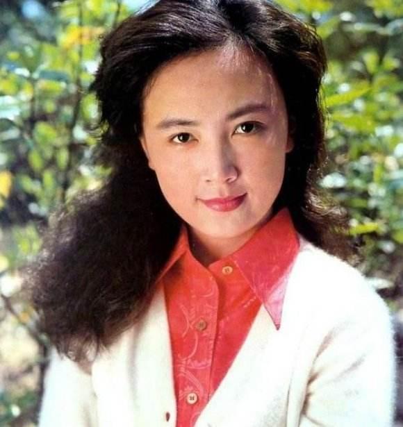 "金牌女配角"洪学敏,身价过亿却赖账500万元,61岁依旧单身