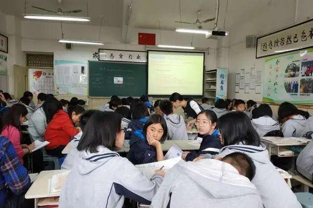 中小学12年学制将缩短至10年 教育部作出回应 家长表示赞成 腾讯新闻