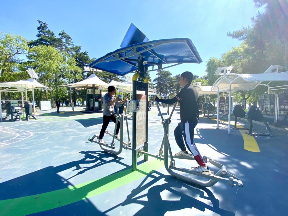 室外智能健身房亮相南湖公园