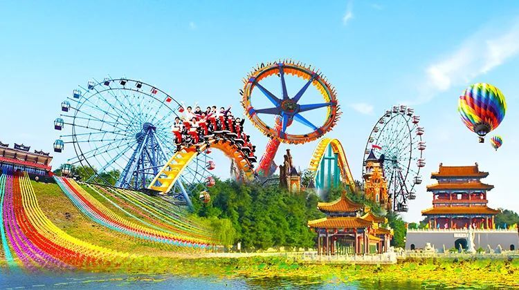 游乐场园内分三大娱乐区:游乐场,万人海滩,中华荷花园.