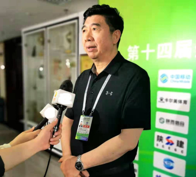 运动会排球项目竞赛委员会执行主任李全强在现场接受记者采访时表示:"