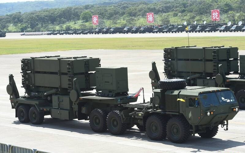 作死?台军智库煽动美军在台部署导弹,协同美军"逆登陆"来"夹击"解放军