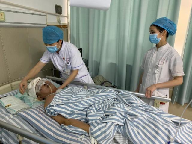 聚龙医院获悉,今年4月18日晚上11时,顺德龙江一男子遭受车祸导致头部