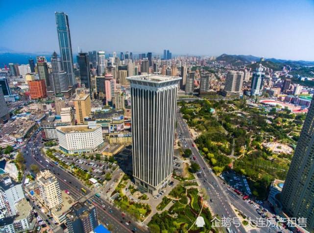 大连青泥洼商业中心的两栋经典建筑