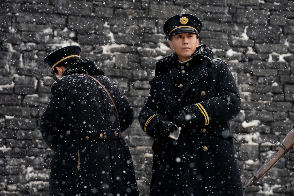 悬崖之上票房逼十亿李乃文高能诠释最强反派