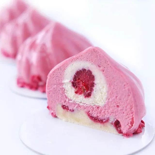 ins圈粉45w淋面蛋糕的镜面能有多梦幻