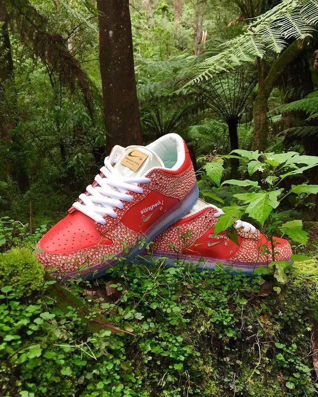 近日,stingwater与nike携手,正式推出了粉丝们期待已